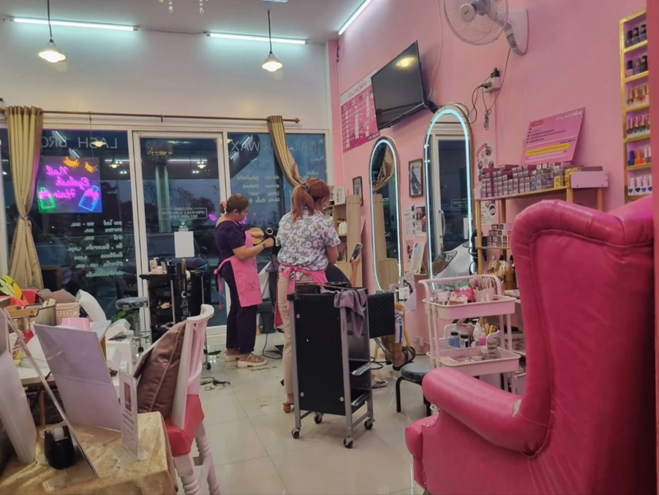 ทำผม ทำเล็บ ต่อขนตา สักปาก Inlove salon สาขาหทัยราษฎร์